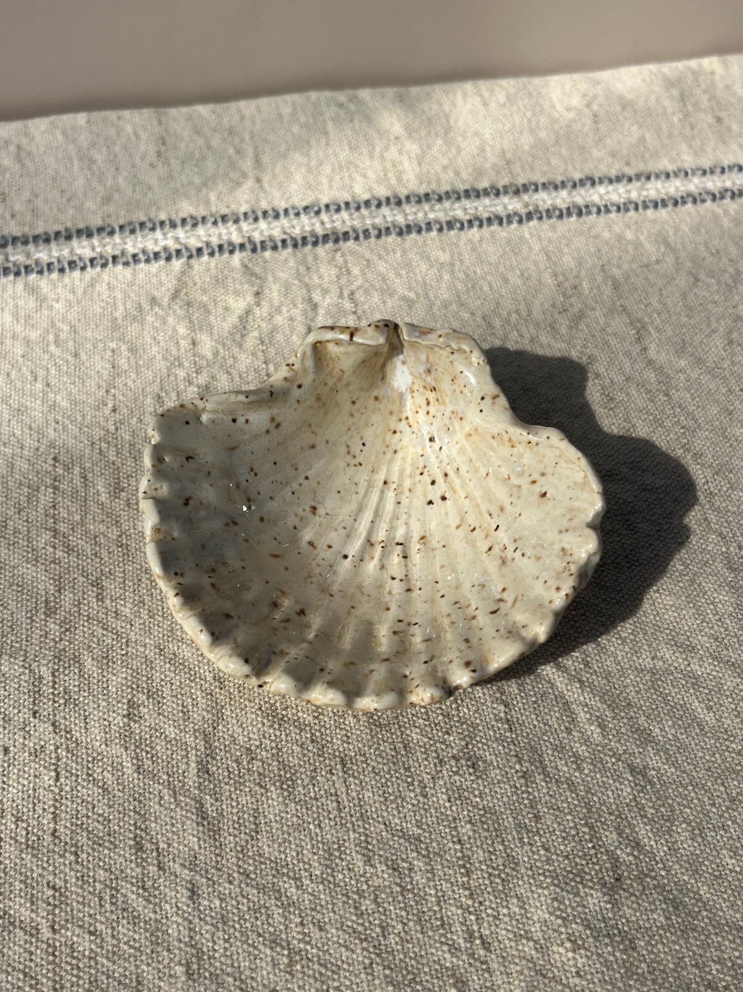 Seashell ring holder