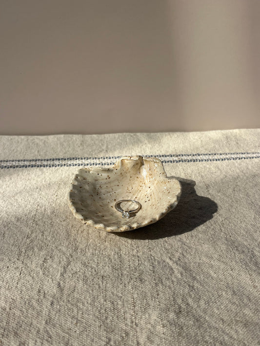 Seashell ring holder